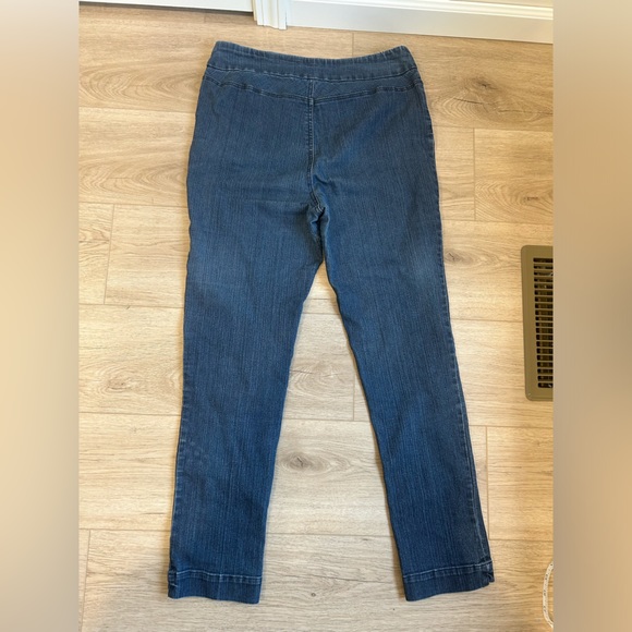 Soft Surroundings Pull On Jeans Size Medium Blue Straight Leg - Picture 9 of 9